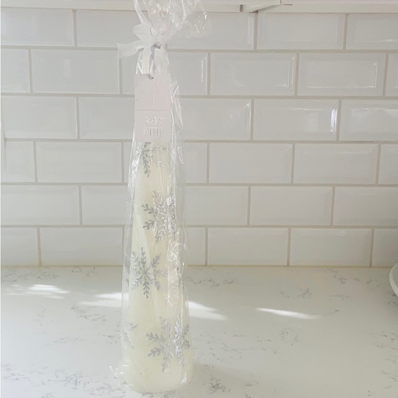 34th & Pine Christmas tree candle - Picture 3 of 7